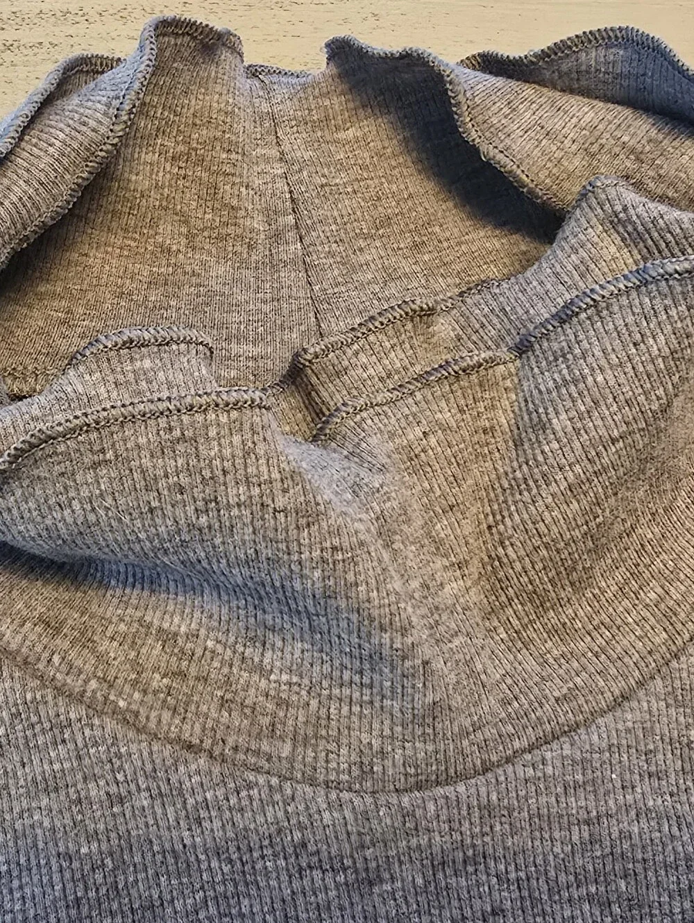 NWT Zaida Think Positive,Germany Womens EU42 US 10/12,M/L Gray Turt neck Sweater